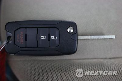 Zdjęcie 28 z 49 samochodu: 2015 JEEP RENEGADE LATITUDE VIN:ZACCJBBT9FPC05106 - miniatura