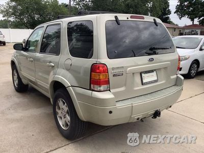 Piąte zdjęcie samochodu w środku: 2005 FORD ESCAPE LIMITED VIN:1FMCU94155KA43491 - miniatura