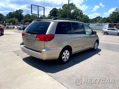 Trzecie zdjęcie samochodu z tyłu: 2004 TOYOTA SIENNA CE VIN:5TDZA23C14S078148 - miniatura