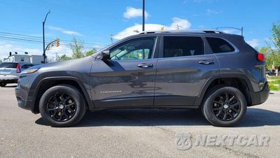 Trzecie zdjęcie samochodu z tyłu: 2015 JEEP CHEROKEE LATITUDE VIN:1C4PJMCSXFW559593 - miniatura