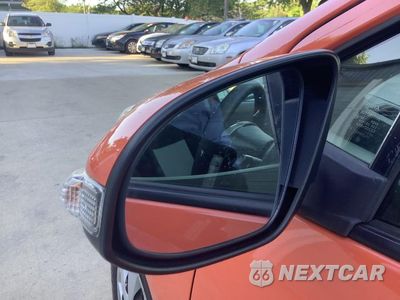 Zdjęcie 18 z 45 samochodu: 2013 TOYOTA PRIUS C VIN:JTDKDTB3XD1046053 - miniatura