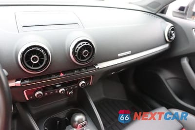 Zdjęcie 33 z 40 samochodu: 2015 AUDI S3 VIN:WAUBFGFFXF1037827 - miniatura