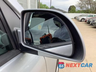 Zdjęcie 15 z 54 samochodu: 2006 PONTIAC TORRENT VIN:2CKDL63F266072970 - miniatura