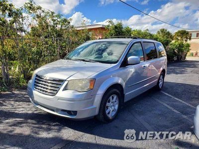 Czwarte zdjęcie samochodu z boku: 2010 CHRYSLER TOWN & COUNTRY TOURING VIN:2A4RR5D13AR451504 - miniatura