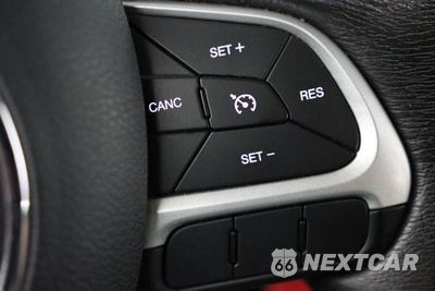 Zdjęcie 34 z 49 samochodu: 2015 JEEP RENEGADE LATITUDE VIN:ZACCJBBT9FPC05106 - miniatura