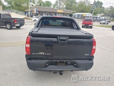 Czwarte zdjęcie samochodu z boku: 2010 CHEVROLET AVALANCHE LT VIN:3GNVKFE03AG269187 - miniatura
