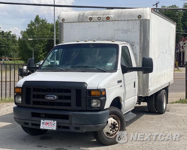 Trzecie zdjęcie samochodu z tyłu: 2012 FORD ECONOLINE E450 SUPER DUTY CUTAWAY VAN VIN:1FDXE4FL4CDA39479 - miniatura