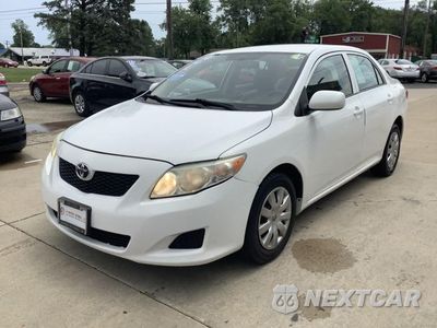 Trzecie zdjęcie samochodu z tyłu: 2010 TOYOTA COROLLA BASE VIN:2T1BU4EE0AC305899 - miniatura