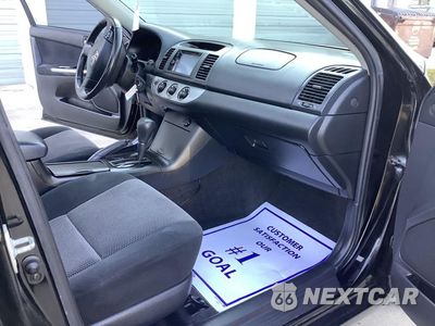 Zdjęcie 30 z 54 samochodu: 2005 TOYOTA CAMRY LE VIN:4T1BE32K65U099509 - miniatura