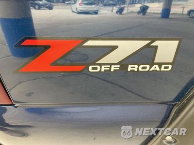 Czwarte zdjęcie samochodu z boku: 2000 CHEVROLET SILVERADO K1500 VIN:2GCEK19T7Y1213501 - miniatura