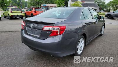 Trzecie zdjęcie samochodu z tyłu: 2012 TOYOTA CAMRY BASE VIN:4T1BF1FK6CU108525 - miniatura