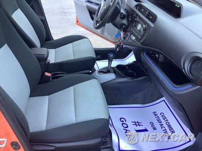 Zdjęcie 26 z 45 samochodu: 2013 TOYOTA PRIUS C VIN:JTDKDTB3XD1046053 - miniatura