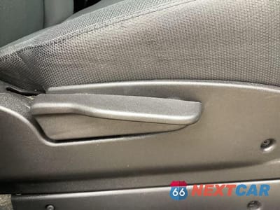 Zdjęcie 30 z 54 samochodu: 2006 PONTIAC TORRENT VIN:2CKDL63F266072970 - miniatura