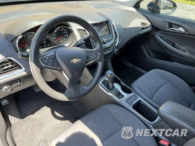 Zdjęcie 6 z 8 samochodu: 2019 CHEVROLET CRUZE LT VIN:1G1BE5SM3K7136200 - miniatura