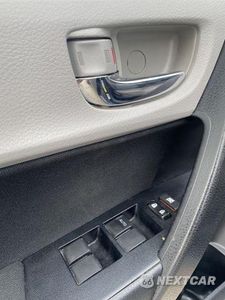 Zdjęcie 18 z 19 samochodu: 2017 TOYOTA COROLLA L VIN:5YFBURHEXHP607106 - miniatura