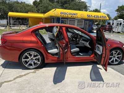 Zdjęcie 7 z 16 samochodu: 2013 BMW M5 VIN:WBSFV9C57DC773911 - miniatura
