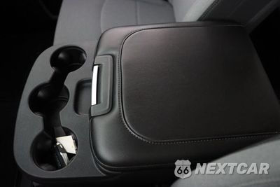 Zdjęcie 43 z 50 samochodu: 2020 RAM 3500 BIG HORN VIN:3C63RRHL5LG292161 - miniatura