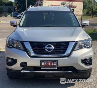 Drugie zdjęcie samochodu z przodu: 2017 NISSAN PATHFINDER S VIN:5N1DR2MN2HC687464 - miniatura