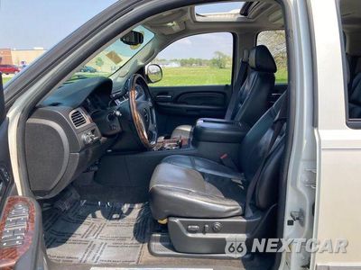 Zdjęcie 10 z 22 samochodu: 2009 GMC YUKON XL DENALI VIN:1GKFK06249R203936 - miniatura