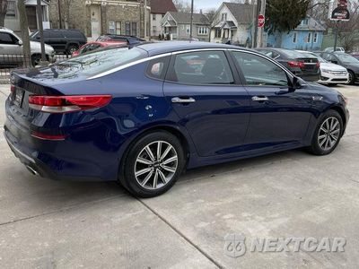 Czwarte zdjęcie samochodu z boku: 2019 KIA OPTIMA LX VIN:XXXGT4L32KG356180 - miniatura