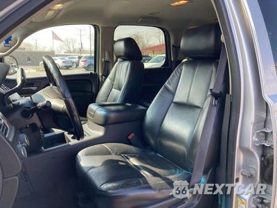 Zdjęcie 12 z 18 samochodu: 2011 CHEVROLET TAHOE K1500 LT VIN:1GNSKBE03BR157762 - miniatura