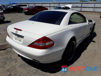 Czwarte zdjęcie samochodu z boku: 2007 MERCEDES-BENZ SL 550 VIN:WDBSK71F47F119156 - miniatura