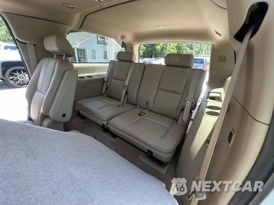 Zdjęcie 8 z 14 samochodu: 2008 CHEVROLET SUBURBAN C1500 LS VIN:3GNFC16038G174691 - miniatura