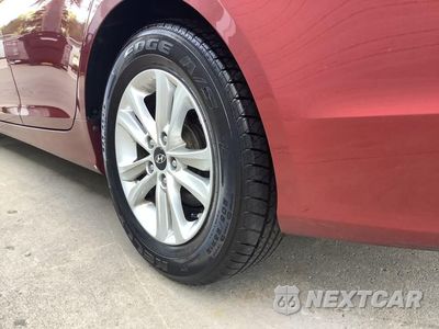 Zdjęcie 17 z 45 samochodu: 2011 HYUNDAI SONATA GLS VIN:5NPEB4AC7BH065417 - miniatura