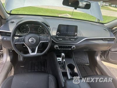 Zdjęcie 8 z 12 samochodu: 2019 NISSAN ALTIMA S VIN:1N4BL4BV8KN313065 - miniatura