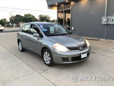 2008 NISSAN VERSA S 3N1BC13E88L448548 - główne zdjęcie licytacji z USA - miniatura