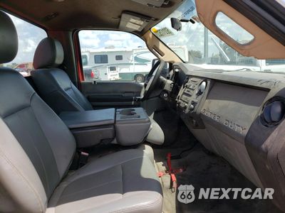 Piąte zdjęcie samochodu w środku: 2012 FORD F550 SUPER DUTY VIN:1FDUF5HTXCEC08630 - miniatura