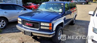 1999 GMC SUBURBAN K2500 3GKGK26R4XG505804 - główne zdjęcie licytacji z USA - miniatura