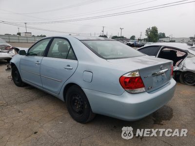 Trzecie zdjęcie samochodu z tyłu: 2005 TOYOTA CAMRY LE VIN:4T1BE30K25U535341 - miniatura