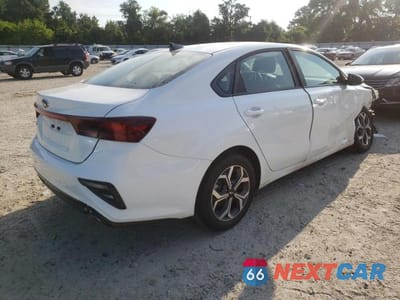 Czwarte zdjęcie samochodu z boku: 2021 KIA FORTE FE VIN:3KPF24ADXME402022 - miniatura