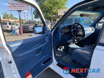 Zdjęcie 7 z 16 samochodu: 1997 FORD EXPLORER VIN:1FMDU34X8VZB22571 - miniatura