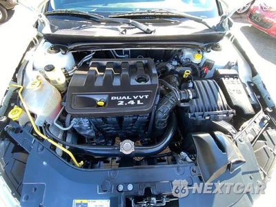 Zdjęcie 10 z 10 samochodu: 2014 CHRYSLER 200 LX VIN:1C3CCBAB9EN231011 - miniatura