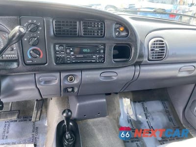 Zdjęcie 8 z 30 samochodu: 1999 DODGE RAM 3500 VIN:1B7MF3363XJ608181 - miniatura