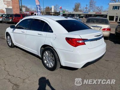 Piąte zdjęcie samochodu w środku: 2014 CHRYSLER 200 LX VIN:1C3CCBAB9EN231011 - miniatura