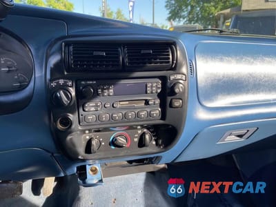 Zdjęcie 11 z 16 samochodu: 1997 FORD EXPLORER VIN:1FMDU34X8VZB22571 - miniatura