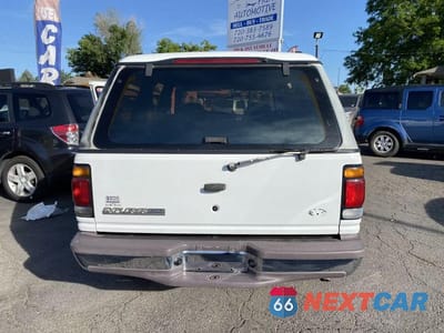 Piąte zdjęcie samochodu w środku: 1997 FORD EXPLORER VIN:1FMDU34X8VZB22571 - miniatura