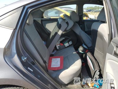 Zdjęcie 6 z 10 samochodu: 2017 HYUNDAI ACCENT SE VIN:KMHCT4AE6HU308182 - miniatura