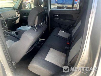 Zdjęcie 9 z 11 samochodu: 2010 JEEP LIBERTY SPORT VIN:1J4PP2GK0AW102145 - miniatura