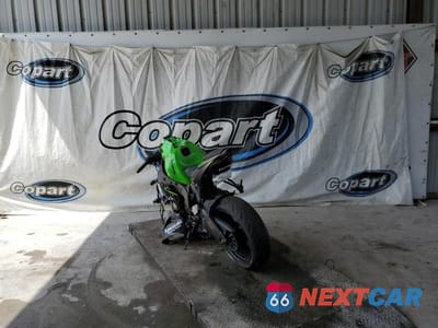 Trzecie zdjęcie samochodu z tyłu: 2019 KAWASAKI ZX636 K VIN:JKBZXJG14KA001257 - miniatura