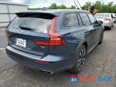 Czwarte zdjęcie samochodu z boku: 2022 VOLVO V60 CROSS COUNTRY T5 VIN:YV4102WK9N1086352 - miniatura
