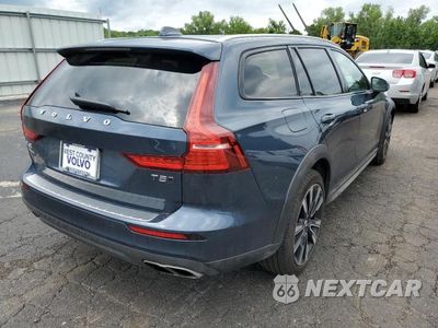 Czwarte zdjęcie samochodu z boku: 2022 VOLVO V60 CROSS COUNTRY T5 VIN:YV4102WK9N1086352 - miniatura