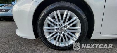 Zdjęcie 10 z 19 samochodu: 2013 LEXUS ES 350 VIN:JTHBK1GG5D2074678 - miniatura