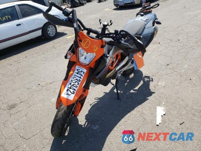 Drugie zdjęcie samochodu z przodu: 2022 KTM 690 SMC R VIN:VBKLSV408NM724709 - miniatura