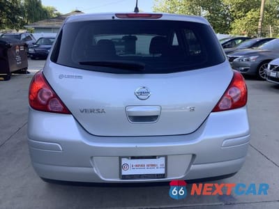 Zdjęcie 6 z 48 samochodu: 2007 NISSAN VERSA S VIN:3N1BC13E97L420076 - miniatura