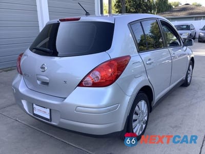 Zdjęcie 7 z 48 samochodu: 2007 NISSAN VERSA S VIN:3N1BC13E97L420076 - miniatura