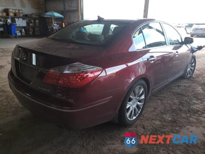 Czwarte zdjęcie samochodu z boku: 2011 HYUNDAI GENESIS 3.8L VIN:KMHGC4DE0BU141662 - miniatura